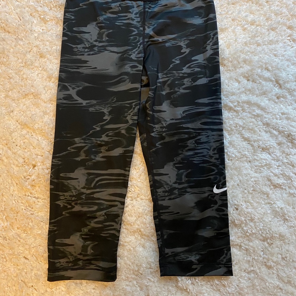 Nike Cropped Leggings